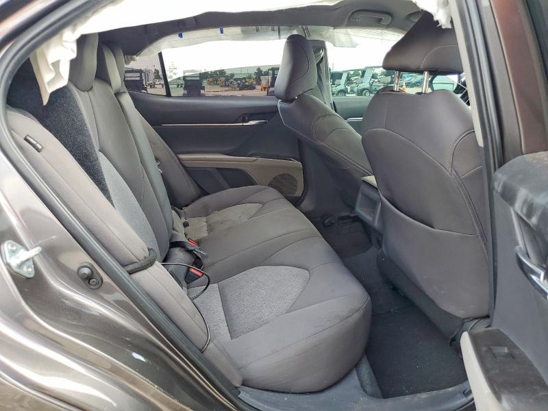 55315366 :رقم المزاد ، 4T1C11AKXPU725555 vin ، 2023 Toyota Camry مزاد بيع