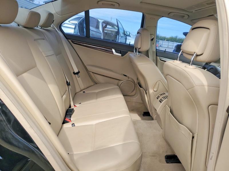 2013 Mercedes-benz C მანქანა იყიდება აუქციონზე, vin: WDDGF4HB5DR279947, აუქციონის ნომერი: 52378226