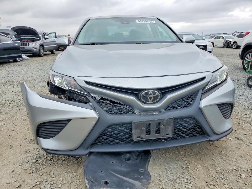 2020 Toyota Camry მანქანა იყიდება აუქციონზე, vin: 4T1G11AK0LU870440, აუქციონის ნომერი: 53289406