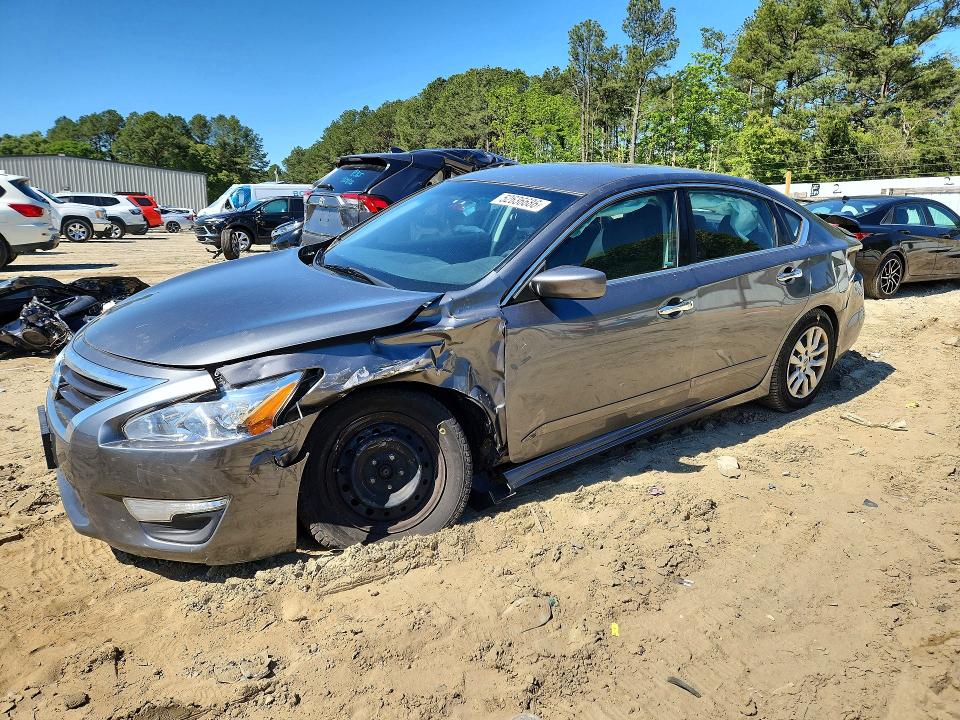 2015 Nissan Altima მანქანა იყიდება აუქციონზე, vin: 1N4AL3AP8FN908710, აუქციონის ნომერი: 52636686