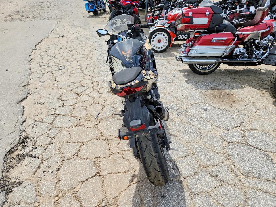 55391546 :رقم المزاد ، JKAEXKG14JDA07939 vin ، 2018 Kawasaki Ex400 مزاد بيع