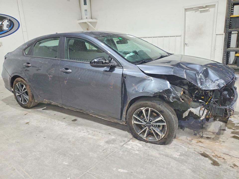 2023 Kia Forte მანქანა იყიდება აუქციონზე, vin: 3KPF24AD1PE573942, აუქციონის ნომერი: 53654336