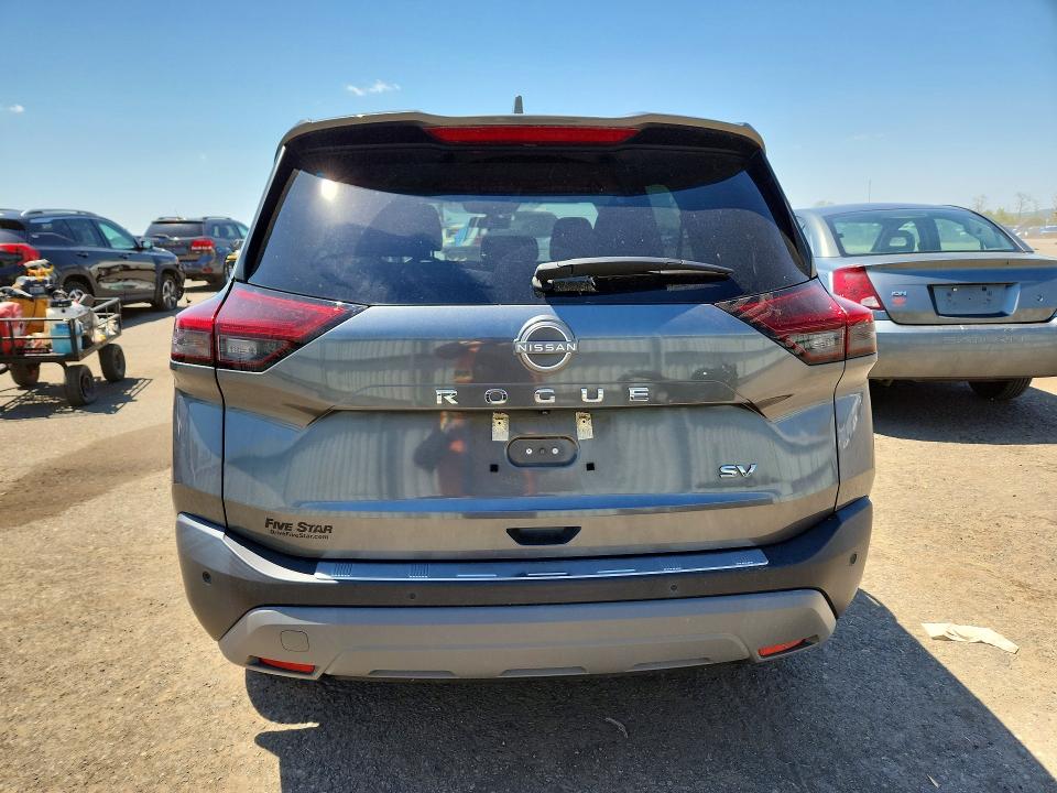 52329086 :رقم المزاد ، 5N1BT3BA7NC726995 vin ، 2022 Nissan Rogue مزاد بيع