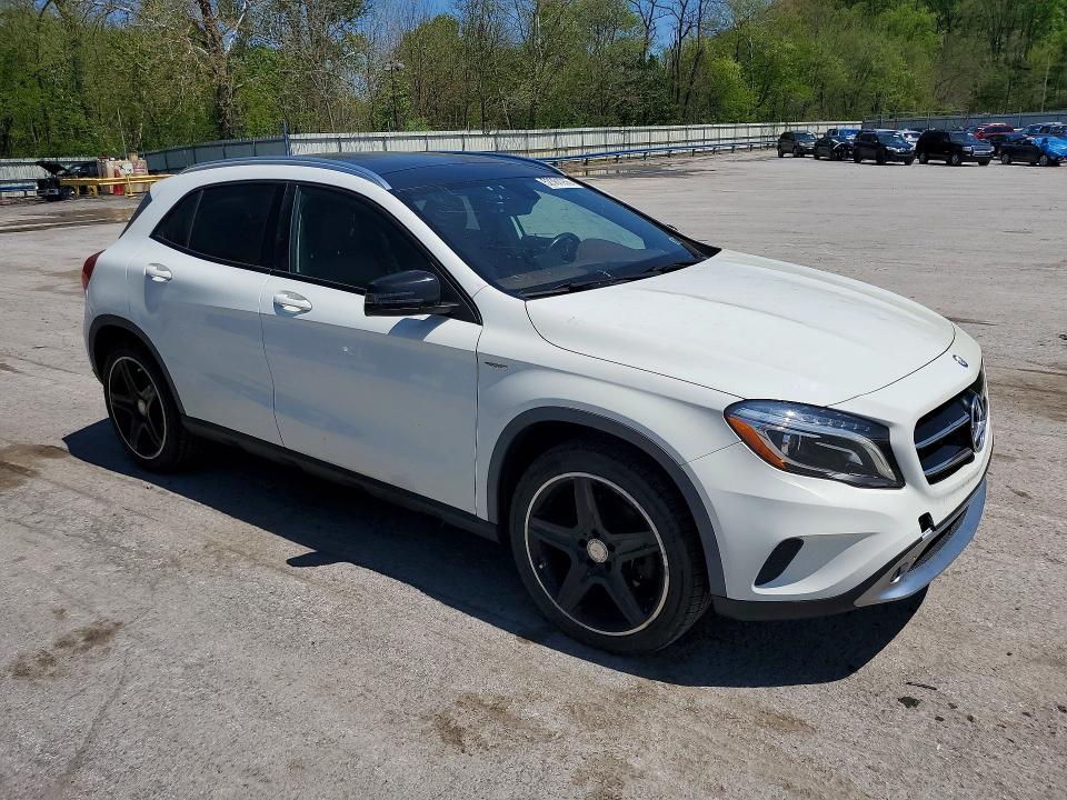 52361256 :رقم المزاد ، WDCTG4GB9FJ039092 vin ، 2015 Mercedes-benz Gla مزاد بيع
