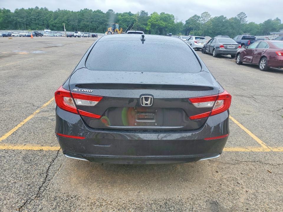 Продажа на аукционе авто 2018 Honda Accord, vin: 1HGCV1F54JA033717, номер лота: 51719316