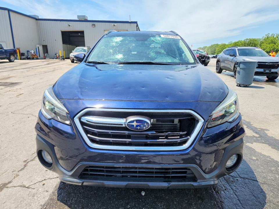 52877636 :رقم المزاد ، 4S4BSETC2J3327758 vin ، 2018 Subaru Outback مزاد بيع