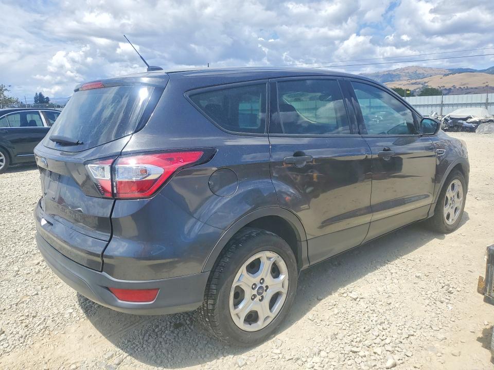 2017 Ford Escape მანქანა იყიდება აუქციონზე, vin: 1FMCU0F76HUE09755, აუქციონის ნომერი: 54855226