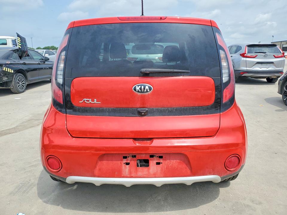 2018 Kia Soul მანქანა იყიდება აუქციონზე, vin: KNDJP3A59J7505670, აუქციონის ნომერი: 54131016