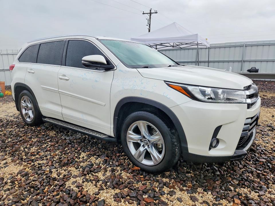 53960576 :رقم المزاد ، 5TDDZRFHXJS821923 vin ، 2018 Toyota Highlander مزاد بيع