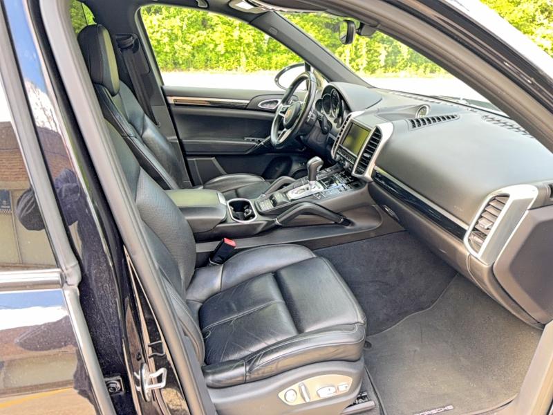 Продаж на аукціоні авто 2016 Porsche Cayenne, vin: WP1AE2A29GLA17811, номер лоту: 53825736