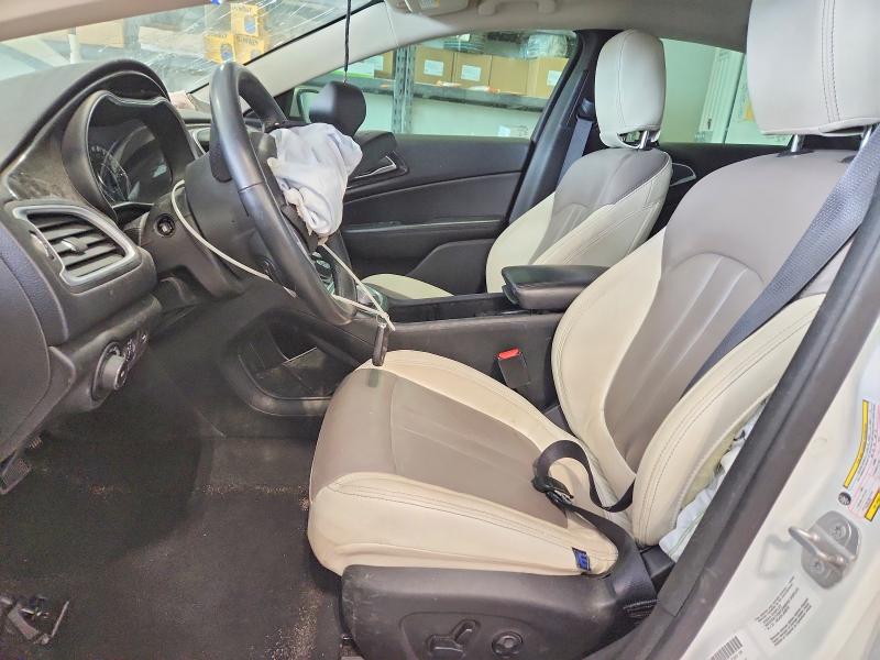 53124316 :رقم المزاد ، 1C3CCCCG7FN522414 vin ، 2015 Chrysler 200 مزاد بيع