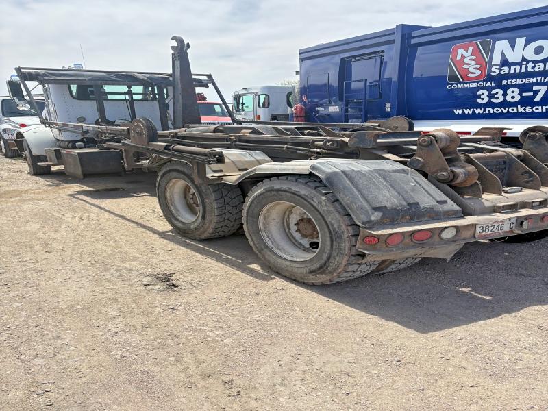 52069826 :رقم المزاد ، 2NPNLZ0X25M846051 vin ، 2005 Peterbilt 330 مزاد بيع
