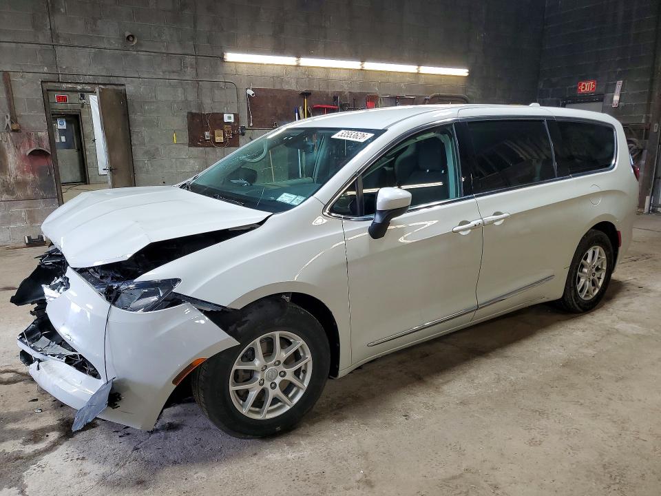 Продажа на аукционе авто 2017 Chrysler Pacifica, vin: 2C4RC1CG1HR665570, номер лота: 53553626