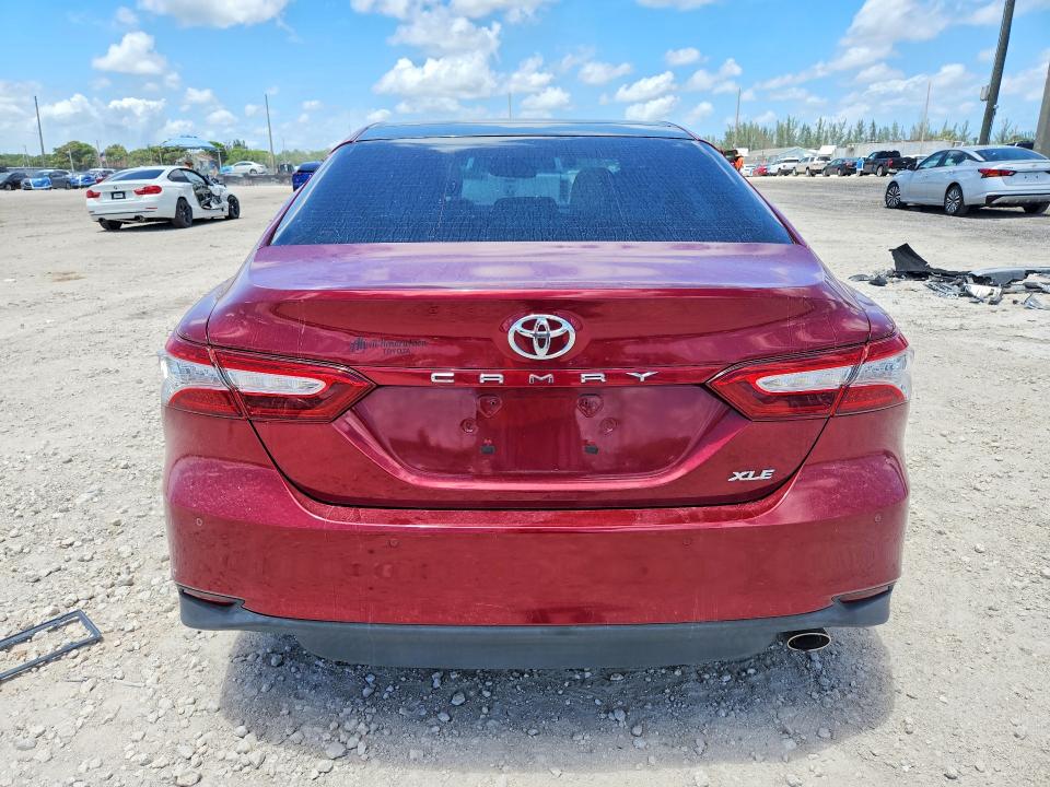 2018 Toyota Camry მანქანა იყიდება აუქციონზე, vin: 4T1B11HK0JU626753, აუქციონის ნომერი: 54262756