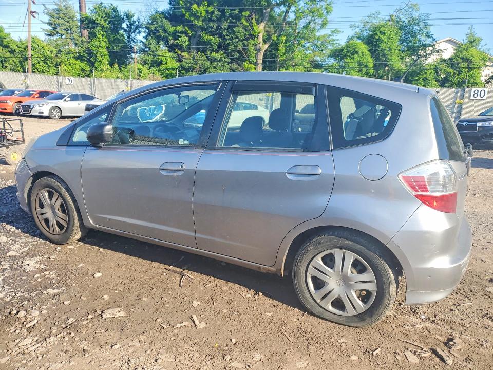 54613386 :رقم المزاد ، JHMGE8H25AS013092 vin ، 2010 Honda Fit مزاد بيع