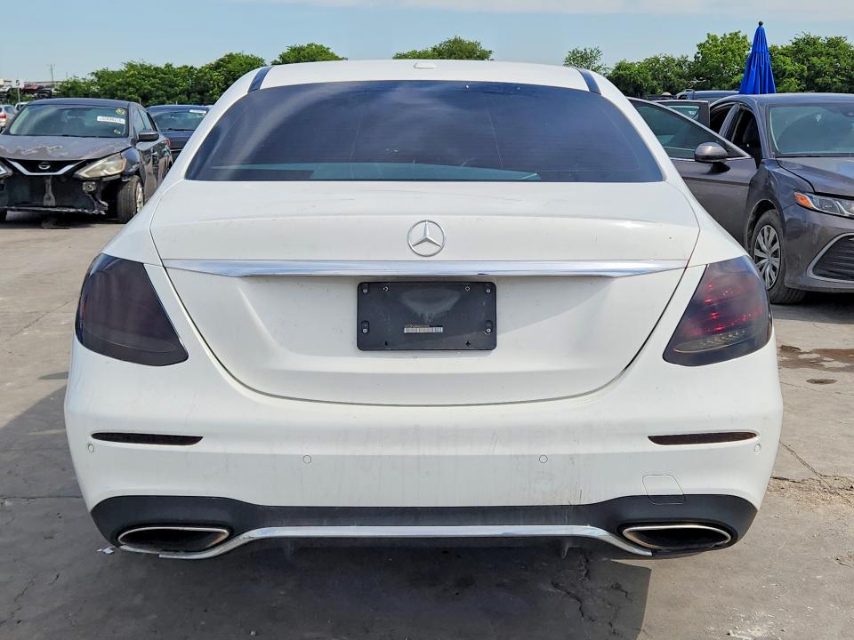 52653976 :رقم المزاد ، WDDZF4JB9HA243055 vin ، 2017 Mercedes-benz E مزاد بيع