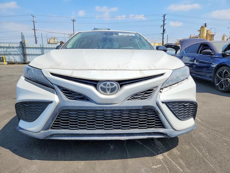 Продаж на аукціоні авто 2021 Toyota Camry, vin: 4T1G11AK0MU460416, номер лоту: 53996616