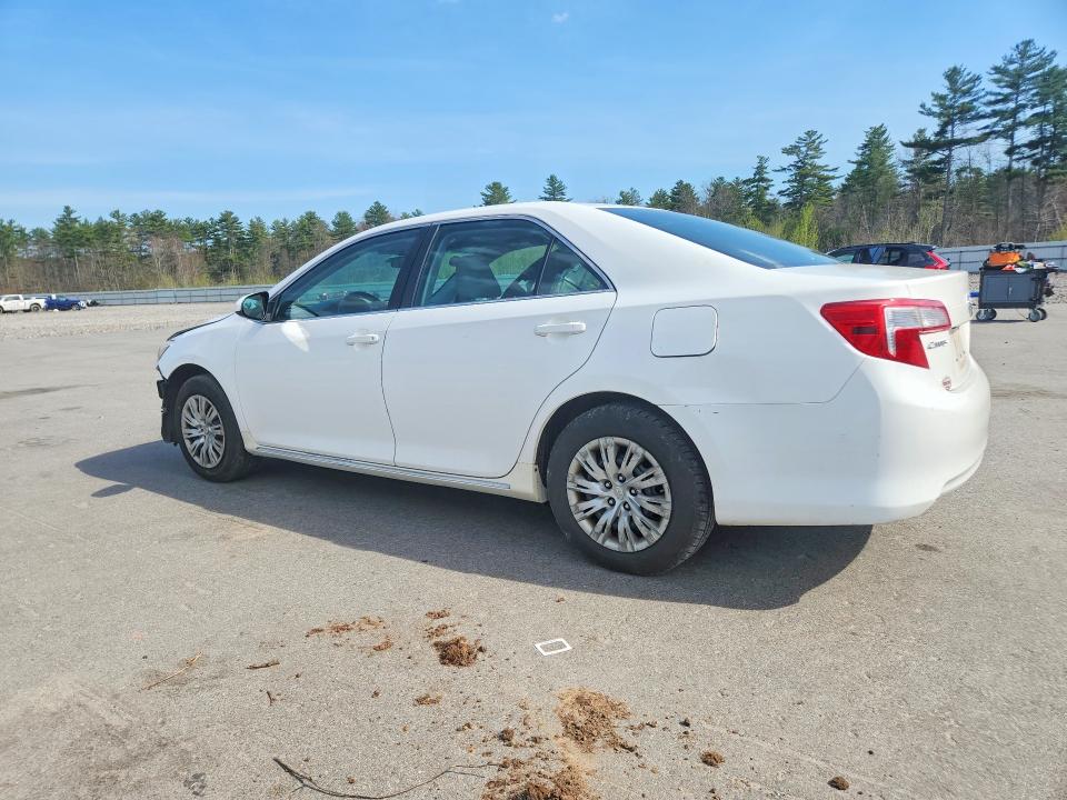 52404026 :رقم المزاد ، 4T1BF1FK4EU421060 vin ، 2014 Toyota Camry مزاد بيع