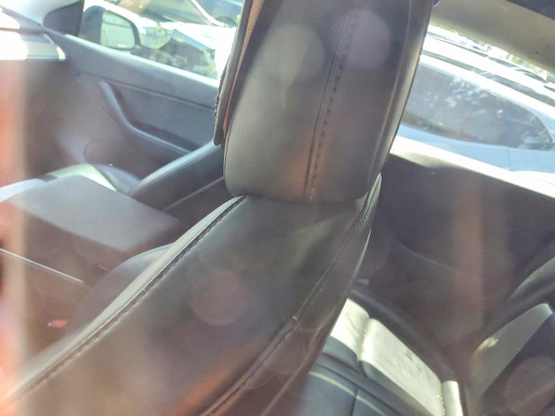 52266076 :رقم المزاد ، 5YJYGDEE6MF084293 vin ، 2021 Tesla Model Y مزاد بيع