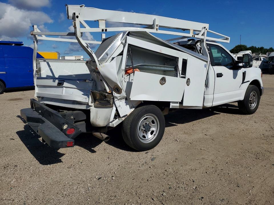 52900476 :رقم المزاد ، 1FDRF3E6XNEC66944 vin ، 2022 Ford F350 مزاد بيع