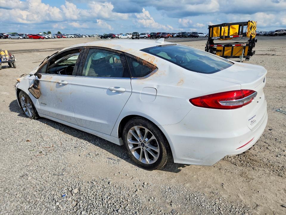 55108456 :رقم المزاد ، 3FA6P0LU9KR274519 vin ، 2019 Ford Fusion مزاد بيع