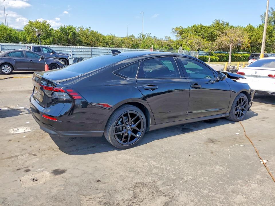 Продажа на аукционе авто 2025 Honda Accord, vin: 1HGCY1F47SA043805, номер лота: 51561626
