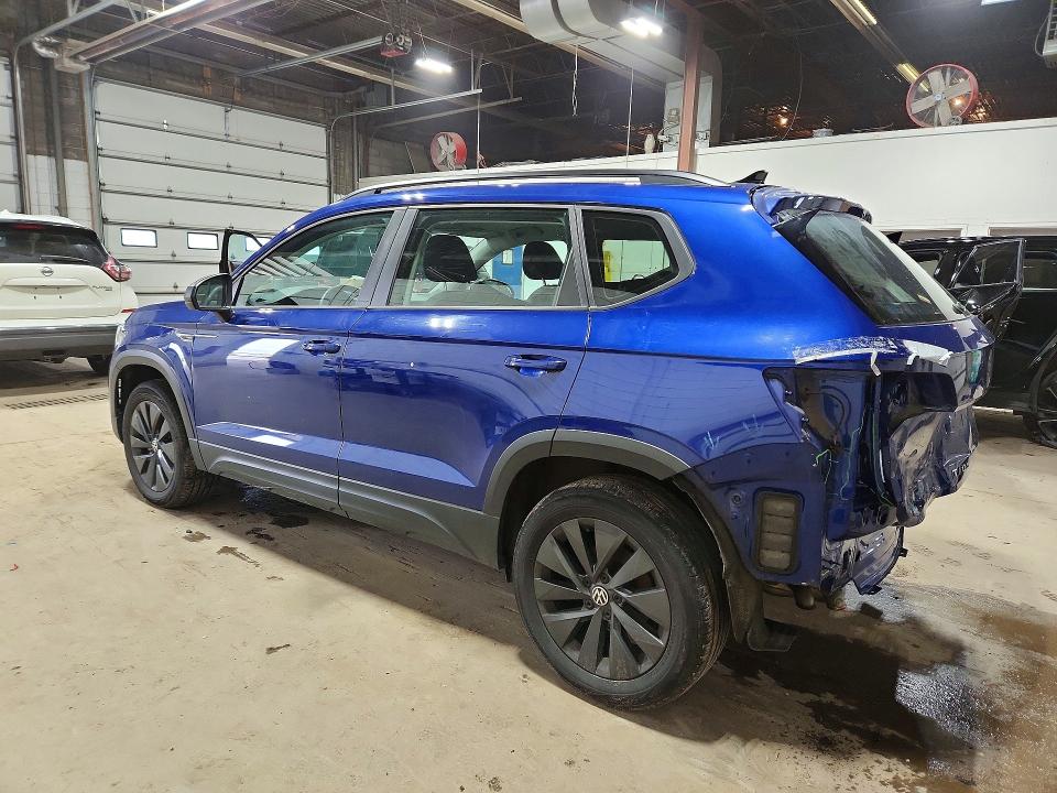 53284636 :رقم المزاد ، 3VVMX7B26NM023373 vin ، 2022 Volkswagen Taos مزاد بيع