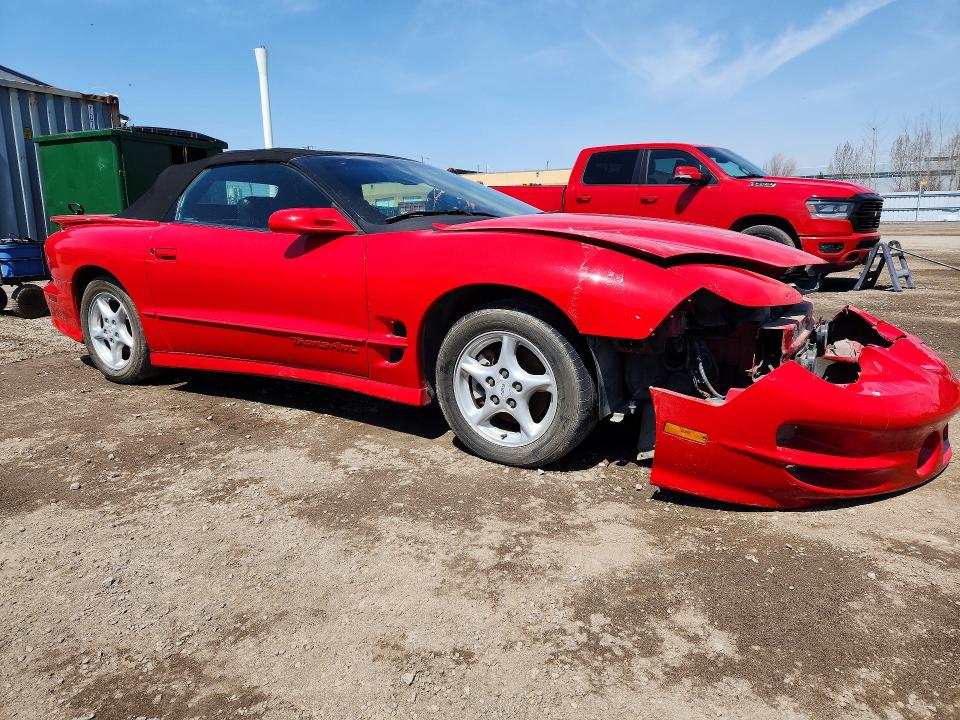 Продажа на аукционе авто 2000 Pontiac Firebird, vin: 2G2FV32G2Y2134403, номер лота: 68316545