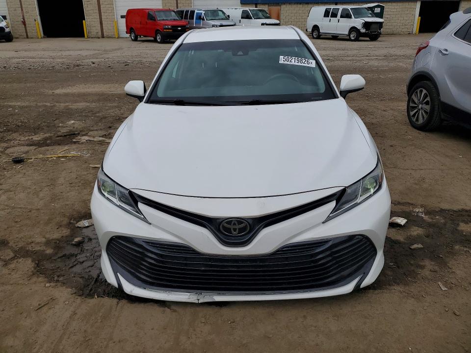 Продаж на аукціоні авто 2019 Toyota Camry, vin: 4T1B11HK1KU826333, номер лоту: 50219826
