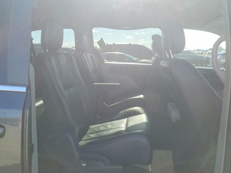 54865086 :رقم المزاد ، 2C4RC1BG8FR751814 vin ، 2015 Chrysler Town & Country مزاد بيع