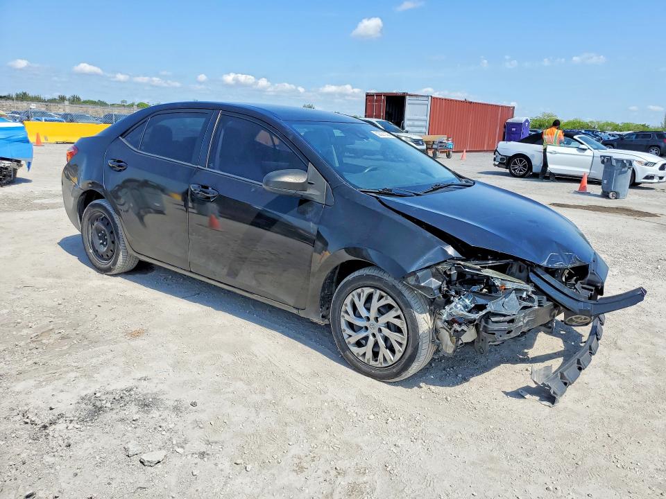 2018 Toyota Corolla მანქანა იყიდება აუქციონზე, vin: 5YFBURHE1JP806020, აუქციონის ნომერი: 52027036