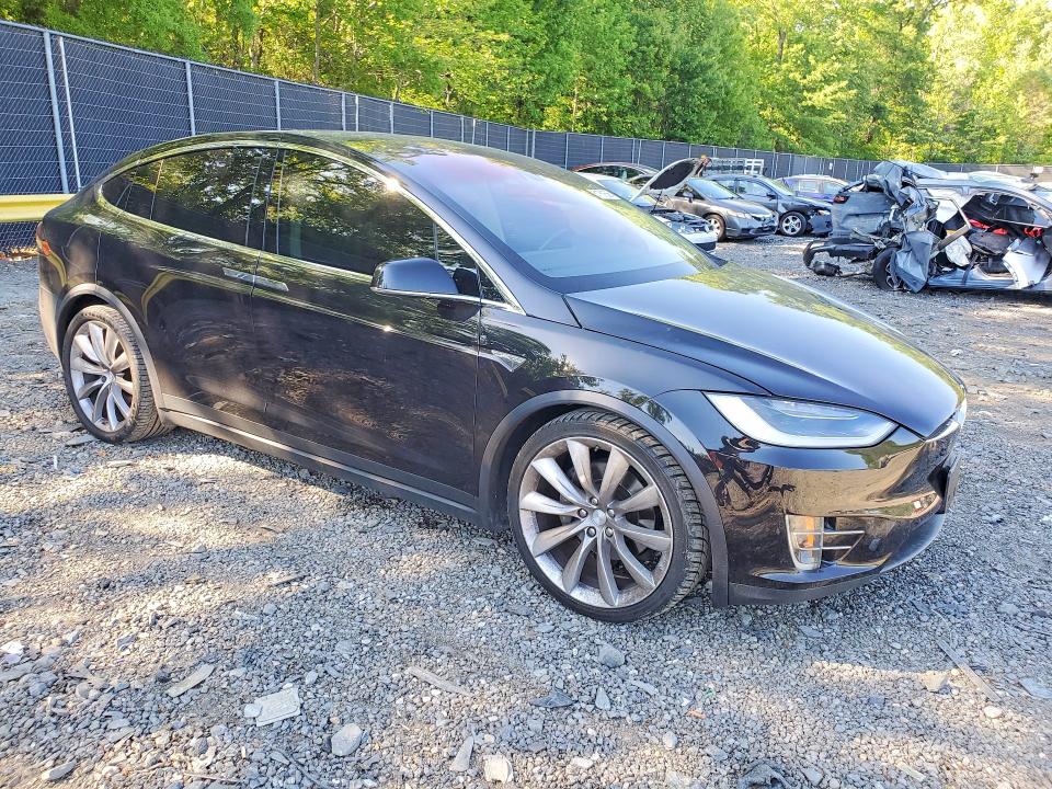 51781656 :رقم المزاد ، 5YJXCBE24GF014605 vin ، 2016 Tesla Model X مزاد بيع