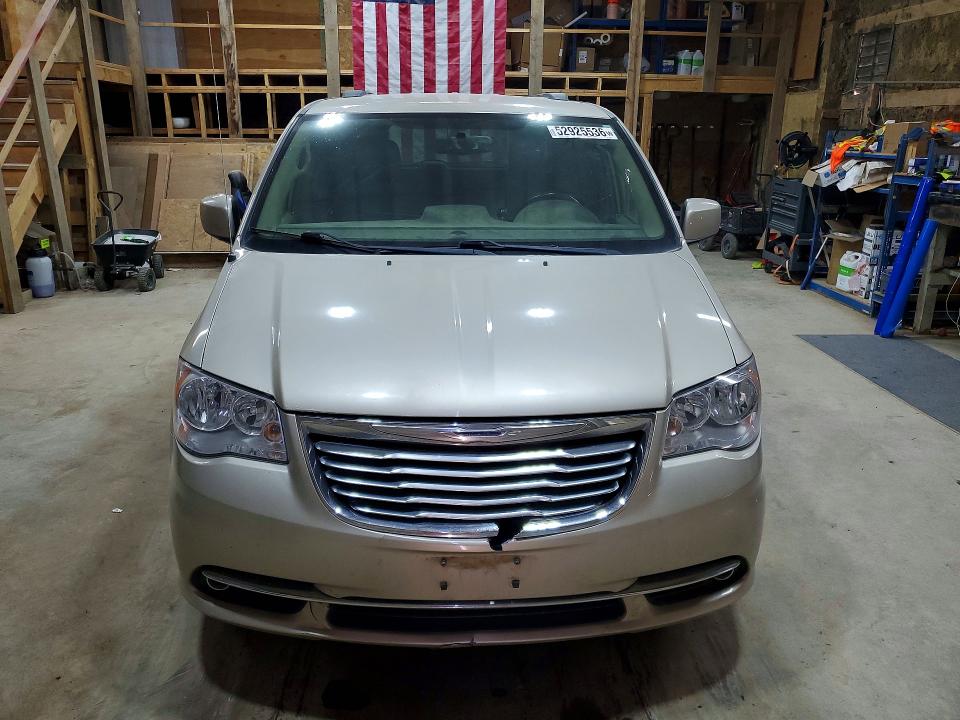 52925536 :رقم المزاد ، 2C4RC1BG2GR128772 vin ، 2016 Chrysler Town & Country مزاد بيع