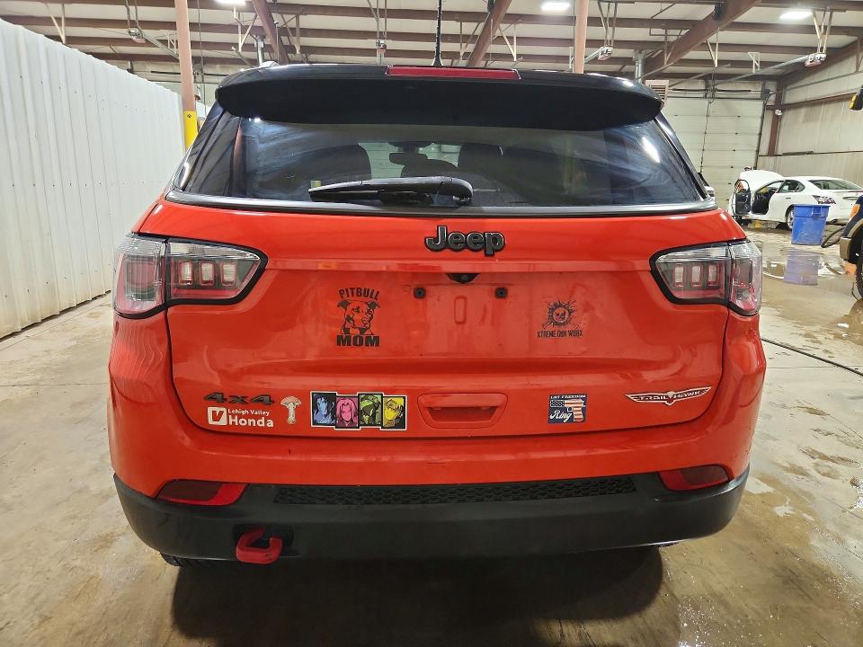 53395876 :رقم المزاد ، 3C4NJDDB5JT465609 vin ، 2018 Jeep Compass مزاد بيع