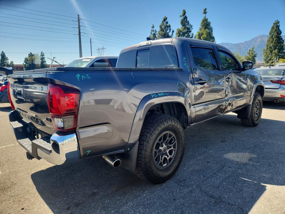 53666816 :رقم المزاد ، 5TFAZ5CN9JX056381 vin ، 2018 Toyota Tacoma مزاد بيع