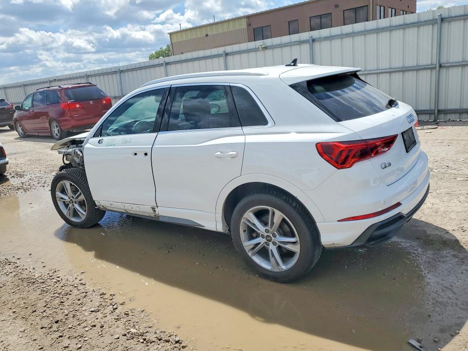 52777606 :رقم المزاد ، WA1DECF38M1142239 vin ، 2021 Audi Q3 مزاد بيع