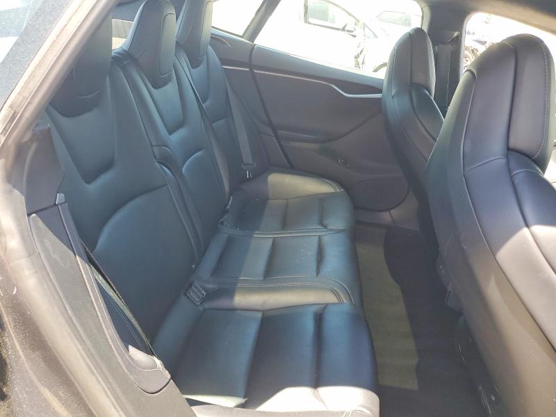 53592906 :رقم المزاد ، 5YJSA1E28JF261207 vin ، 2018 Tesla Model S مزاد بيع