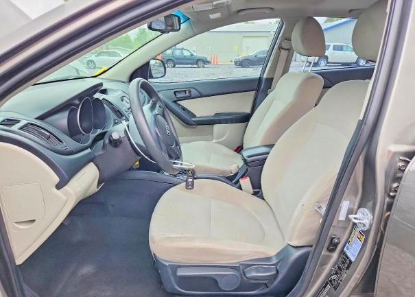 52585276 :رقم المزاد ، KNAFU4A2XB5445614 vin ، 2011 Kia Forte مزاد بيع