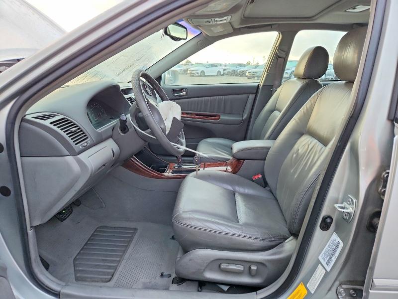 54890066 :رقم المزاد ، 4T1BE30K22U588584 vin ، 2002 Toyota Camry مزاد بيع