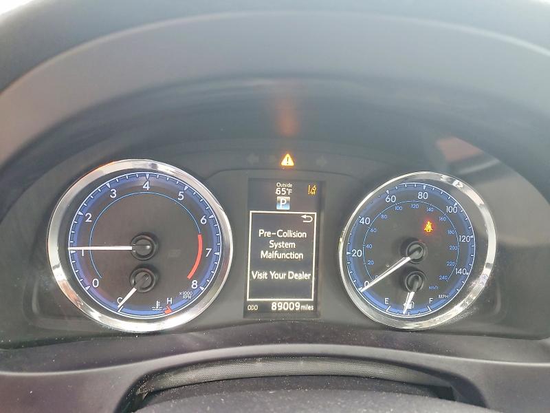 54610816 :رقم المزاد ، 5YFBURHE6JP779333 vin ، 2018 Toyota Corolla مزاد بيع
