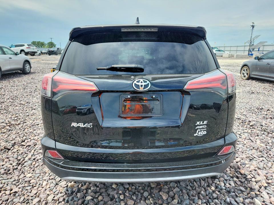 53470566 :رقم المزاد ، 2T3RFREV5JW704335 vin ، 2018 Toyota Rav4 مزاد بيع
