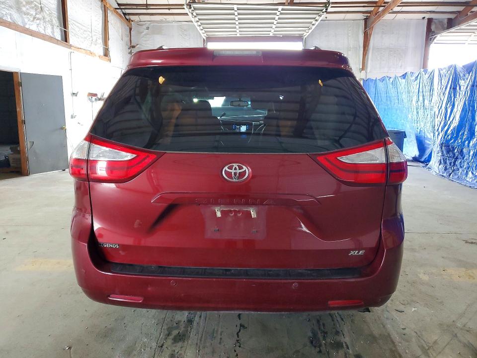 2017 Toyota Sienna მანქანა იყიდება აუქციონზე, vin: 5TDYZ3DC4HS821142, აუქციონის ნომერი: 52710176