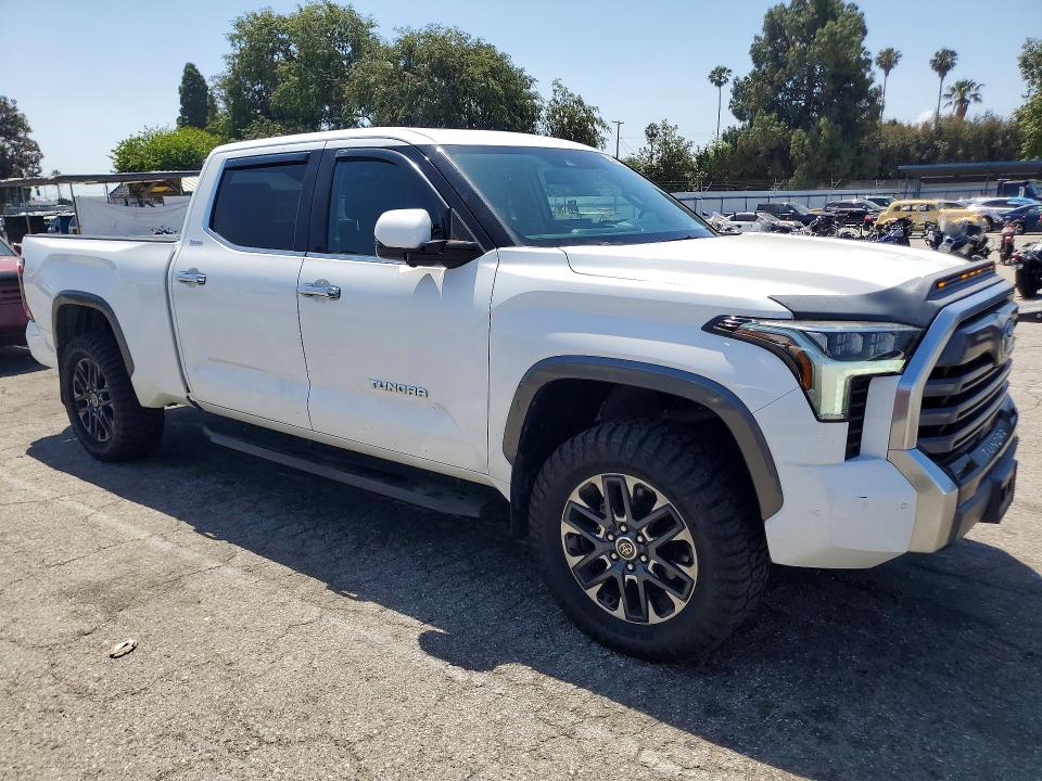 Продажа на аукционе авто 2022 Toyota Tundra, vin: 5TFJA5BC3NX001048, номер лота: 53648176