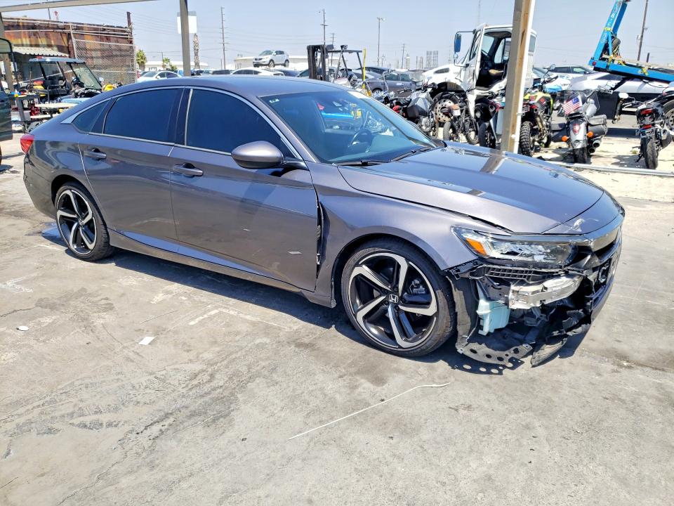 52089516 :رقم المزاد ، 1HGCV1F34KA109307 vin ، 2019 Honda Accord مزاد بيع