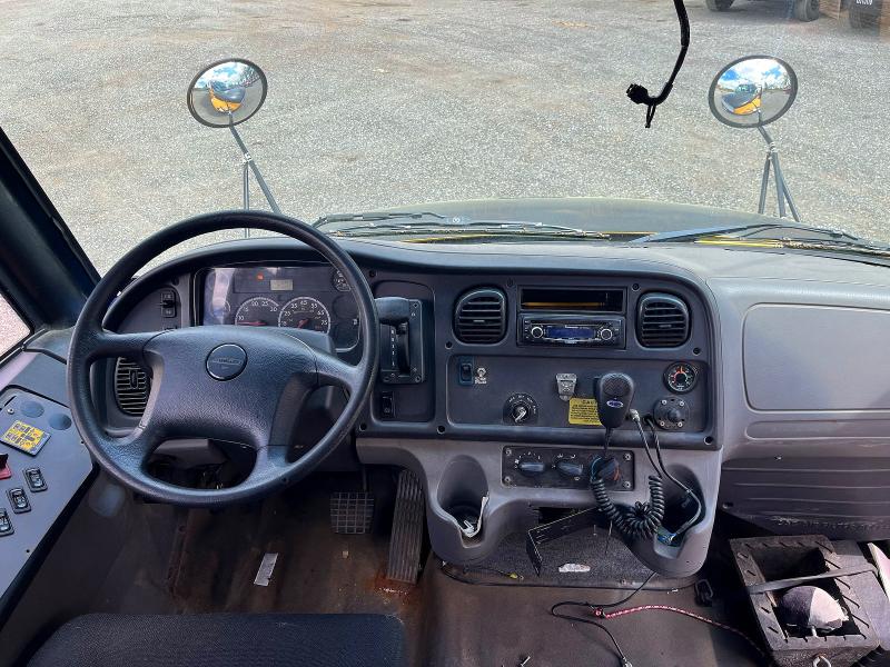 53656696 :رقم المزاد ، 4UZABRDU2FCGG9548 vin ، 2015 Freightliner Chassis مزاد بيع