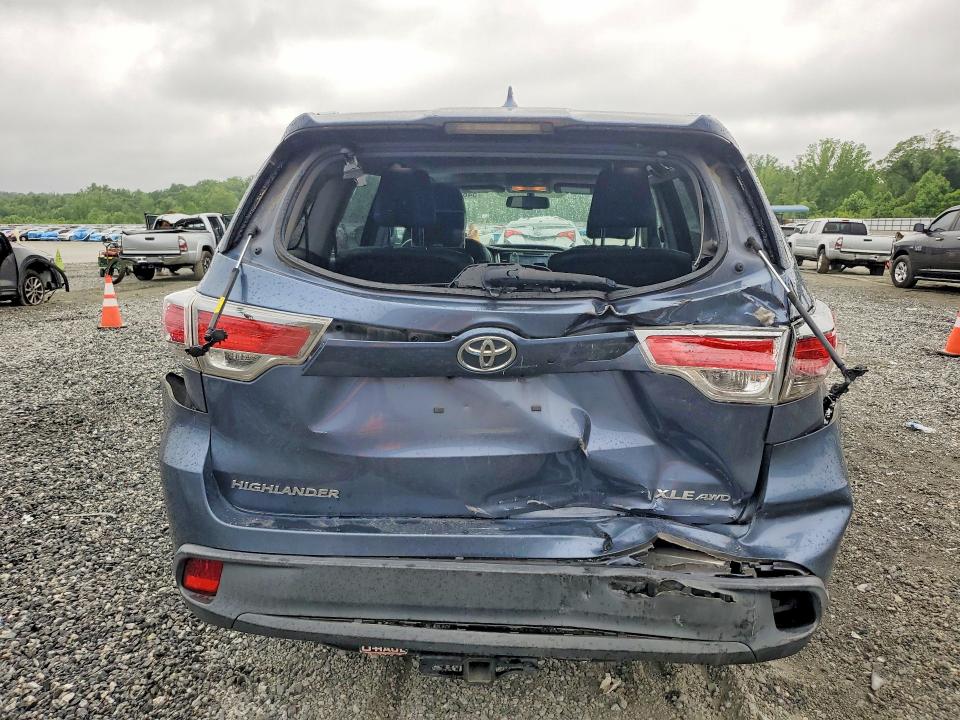 54686336 :رقم المزاد ، 5TDJKRFH8FS131487 vin ، 2015 Toyota Highlander مزاد بيع
