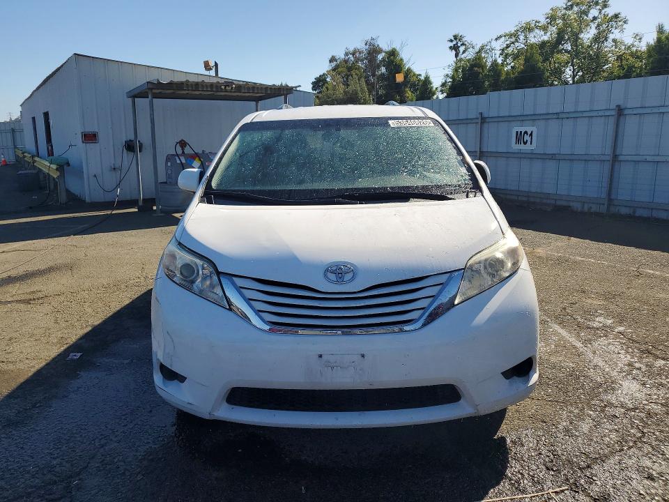 Продаж на аукціоні авто 2016 Toyota Sienna, vin: 5TDKK3DC9GS714581, номер лоту: 53646826