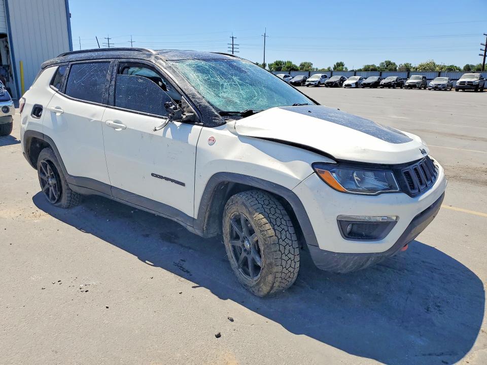 54282366 :رقم المزاد ، 3C4NJDDB5JT232071 vin ، 2018 Jeep Compass مزاد بيع