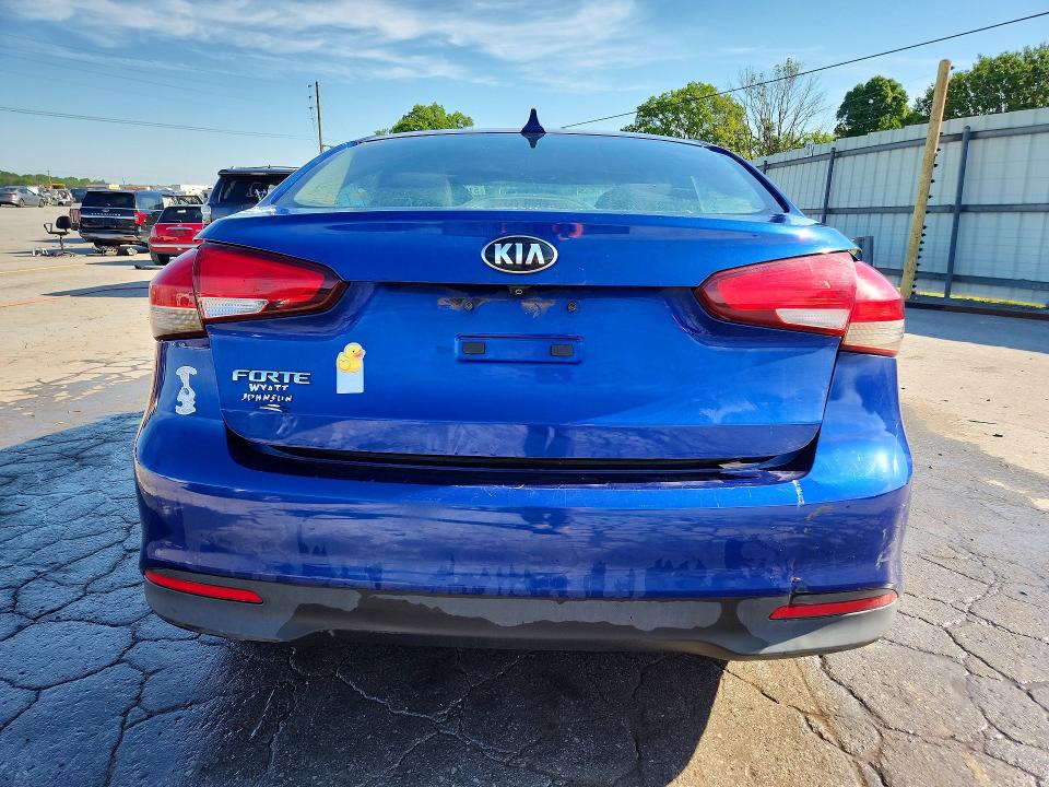 2017 Kia Forte მანქანა იყიდება აუქციონზე, vin: 3KPFL4A70HE131808, აუქციონის ნომერი: 51897206