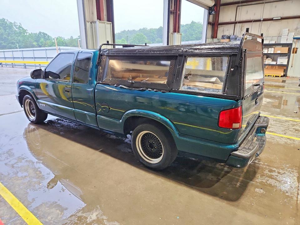 55368666 :رقم المزاد ، 1GCCS19X2W8133172 vin ، 1998 Chevrolet S Truck مزاد بيع